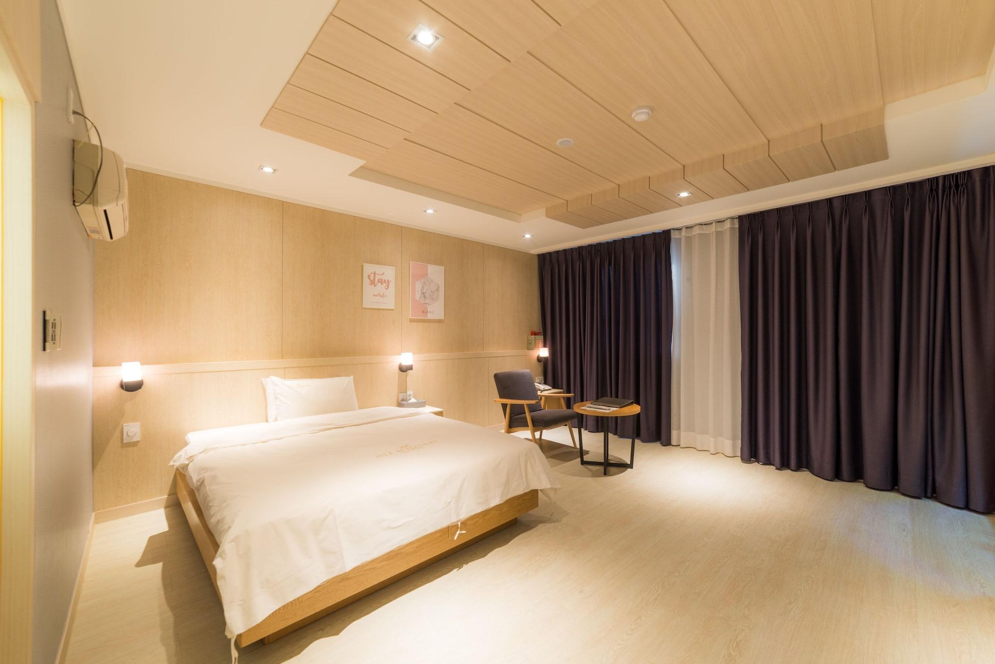 Reborn Suwon Silkroad Hotel Kültér fotó