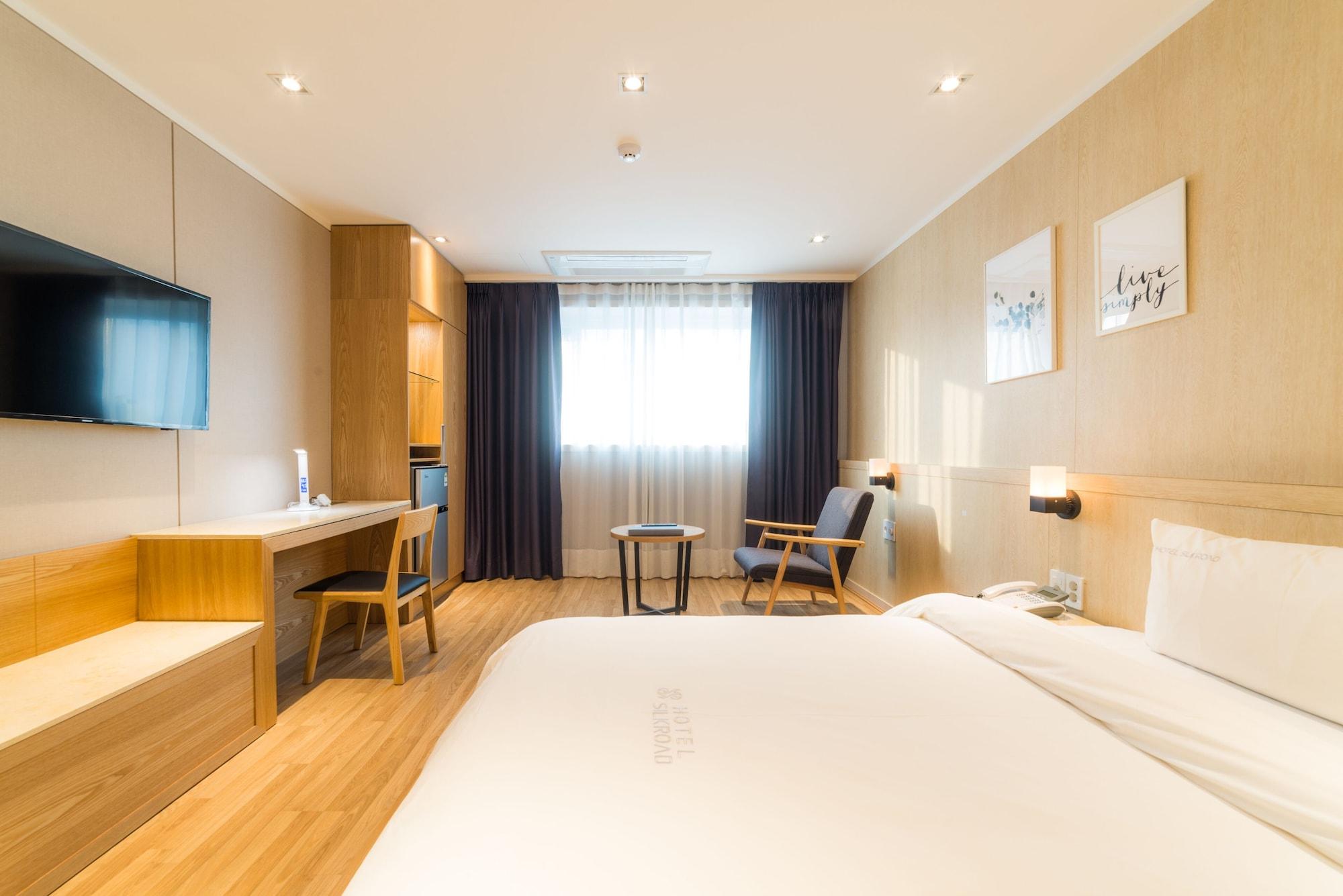 Reborn Suwon Silkroad Hotel Kültér fotó