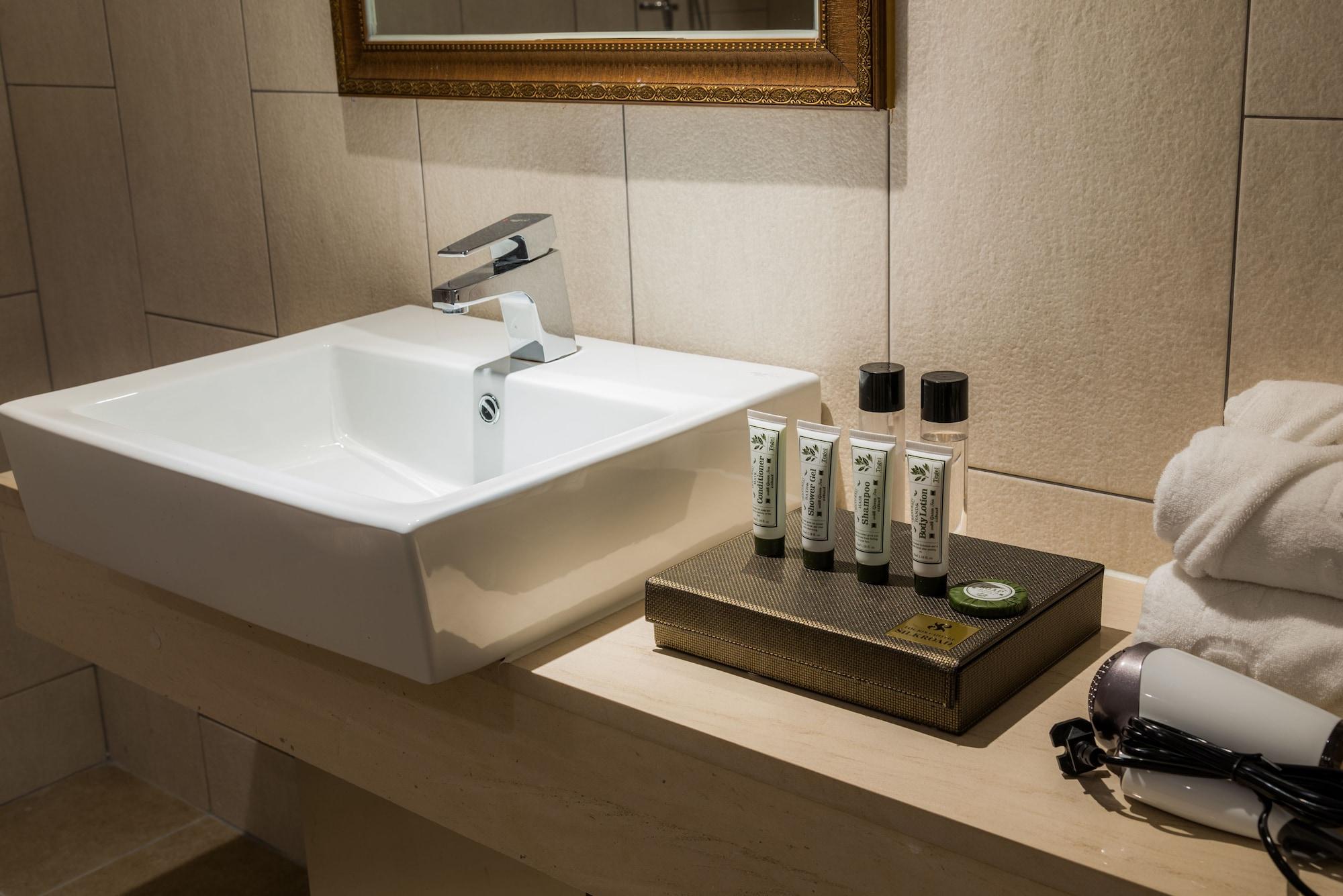 Reborn Suwon Silkroad Hotel Kültér fotó