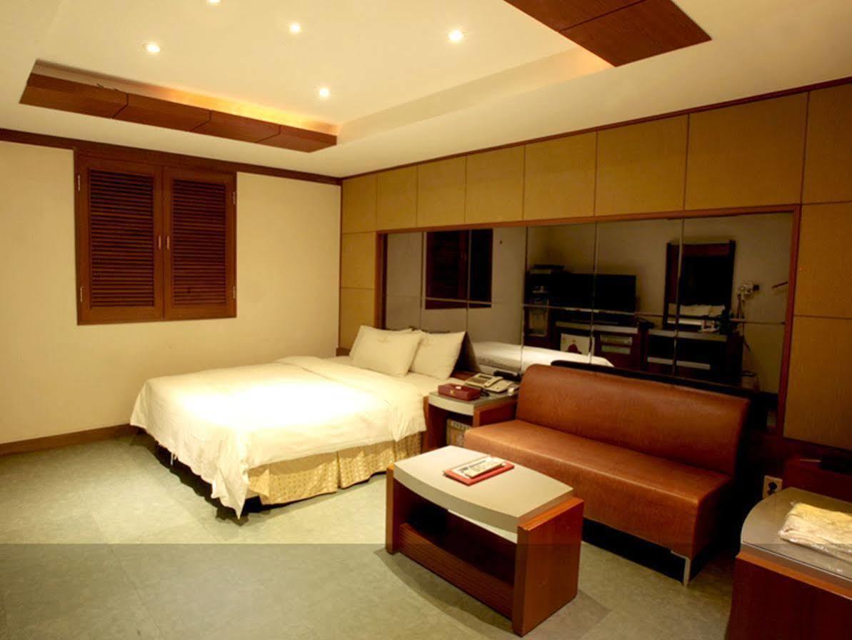 Reborn Suwon Silkroad Hotel Kültér fotó
