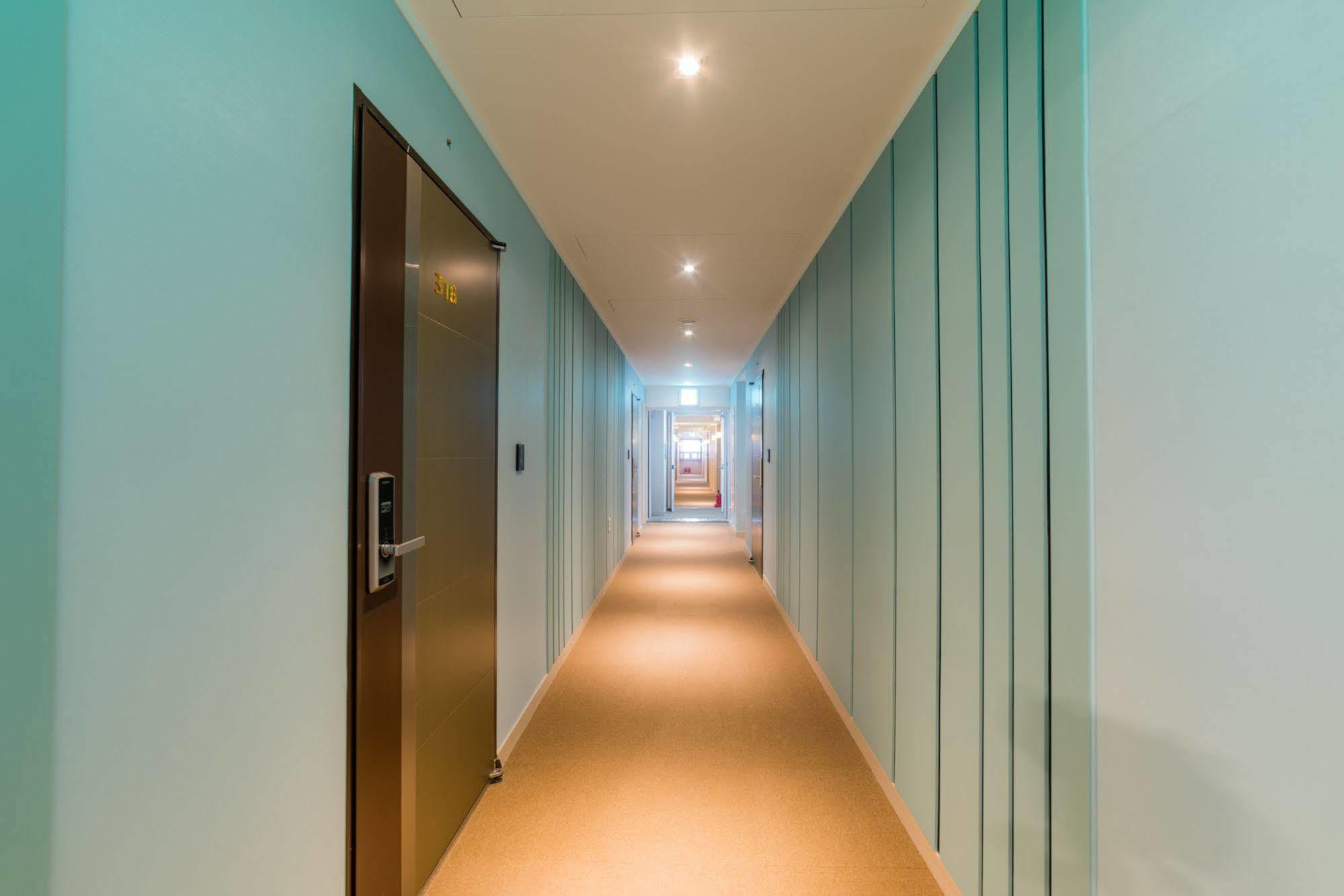 Reborn Suwon Silkroad Hotel Kültér fotó